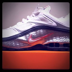 Size 11 Women Nike Reax 5